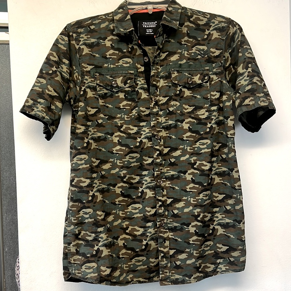 EUC boys Triumph Tragedy Camo Short Sleeve Button Up with matching bandana